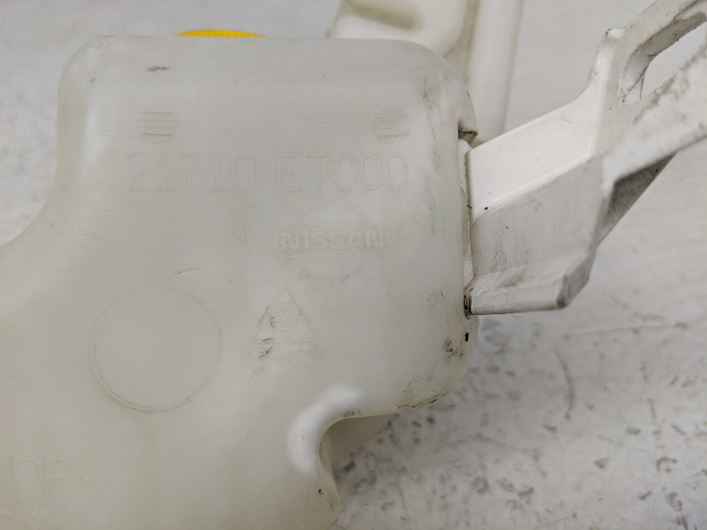 2007-2012 Nissan Sentra Radiator Coolant Overflow Expansion Tank Bottle - Oemusedautoparts1.com