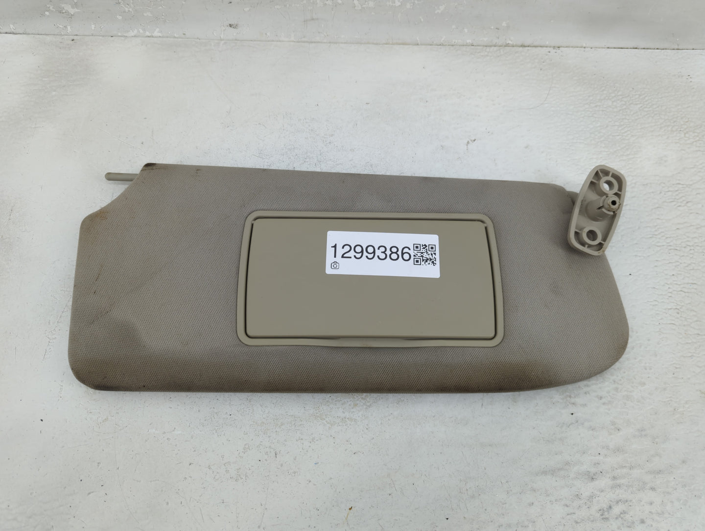 2011-2012 Nissan Sentra Sun Visor Shade Replacement Passenger Right Mirror Fits Fits 2011 2012 OEM Used Auto Parts - Oemused