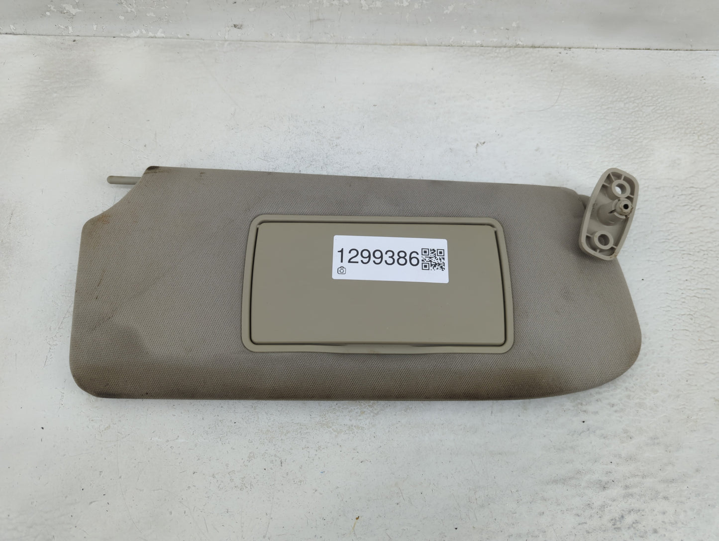 2011-2012 Nissan Sentra Sun Visor Shade Replacement Passenger Right Mirror Fits Fits 2011 2012 OEM Used Auto Parts - Oemused