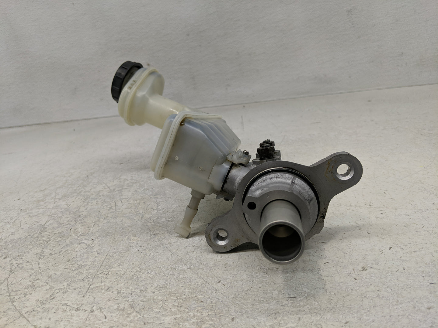 2010-2012 Nissan Sentra Brake Master Cylinder - Oemusedautoparts1.com