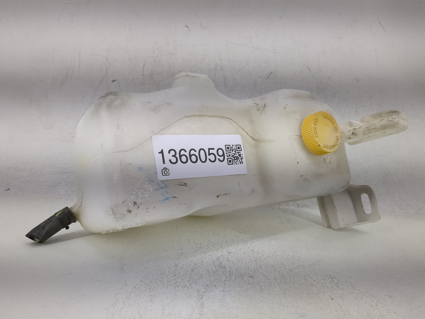 Nissan Sentra Windshield Washer Fluid Reservoir Bottle Oem - Oemusedautoparts1.com