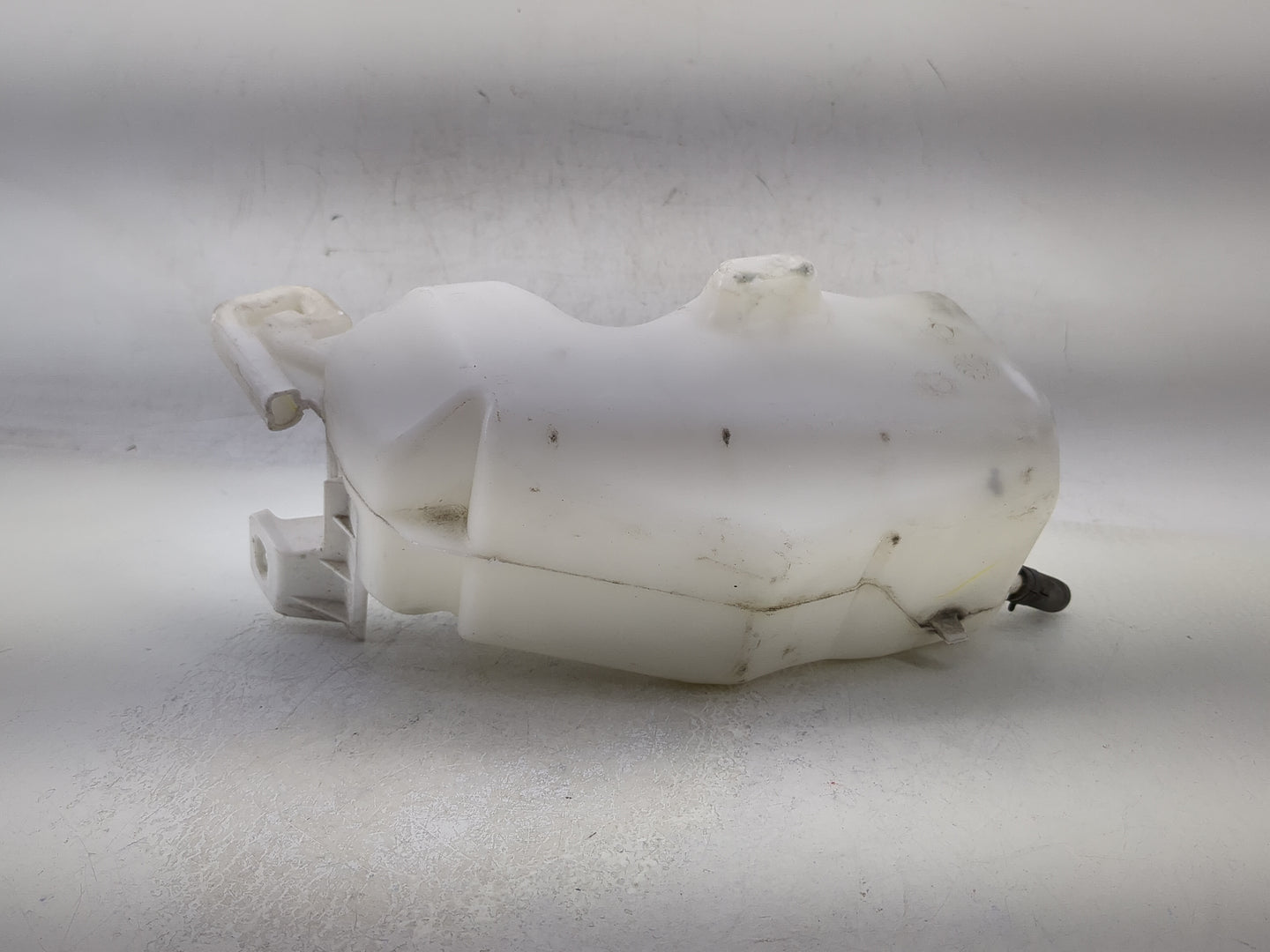 Nissan Sentra Windshield Washer Fluid Reservoir Bottle Oem - Oemusedautoparts1.com