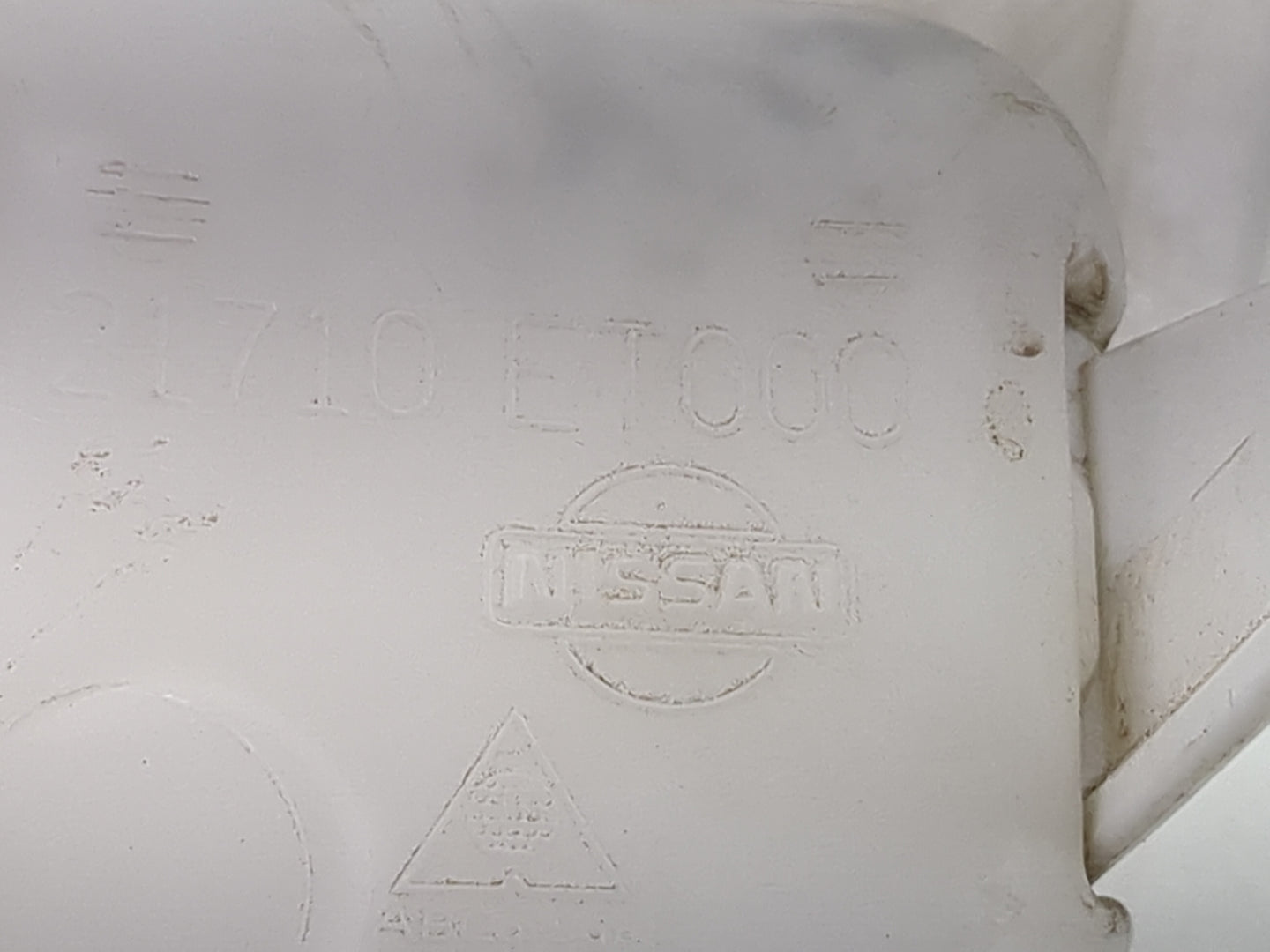 Nissan Sentra Windshield Washer Fluid Reservoir Bottle Oem - Oemusedautoparts1.com