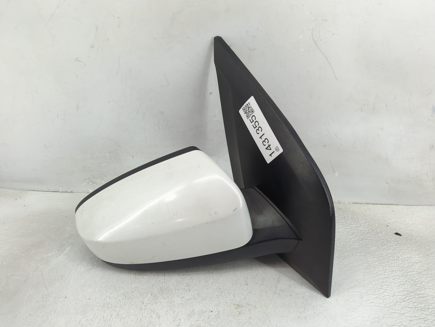 2007-2012 Nissan Sentra Passenger Side View Mirror - Right Door Mirror OEM Used - Oemusedautoparts1.com