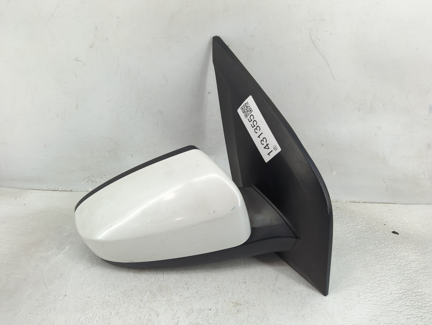 2007-2012 Nissan Sentra Passenger Side View Mirror - Right Door Mirror OEM Used - Oemusedautoparts1.com