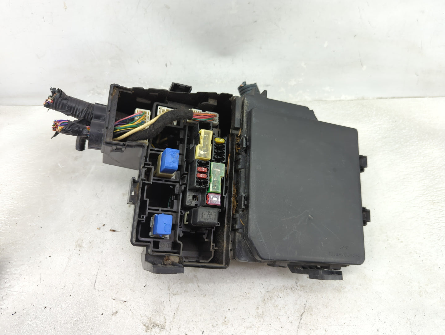2007-2012 Nissan Sentra Fusebox Fuse Box Panel Relay Module P/N:284B8 ET000 284B6 ET03A Fits Fits 2007 2008 2009 2010 2011 2