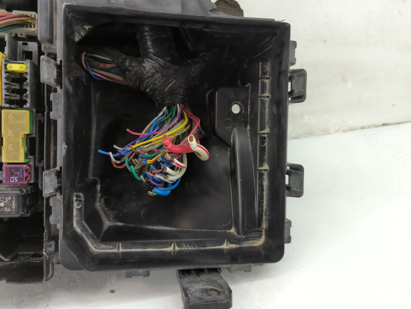 2007-2012 Nissan Sentra Fusebox Fuse Box Panel Relay Module P/N:284B8 ET000 284B6 ET03A Fits Fits 2007 2008 2009 2010 2011 2