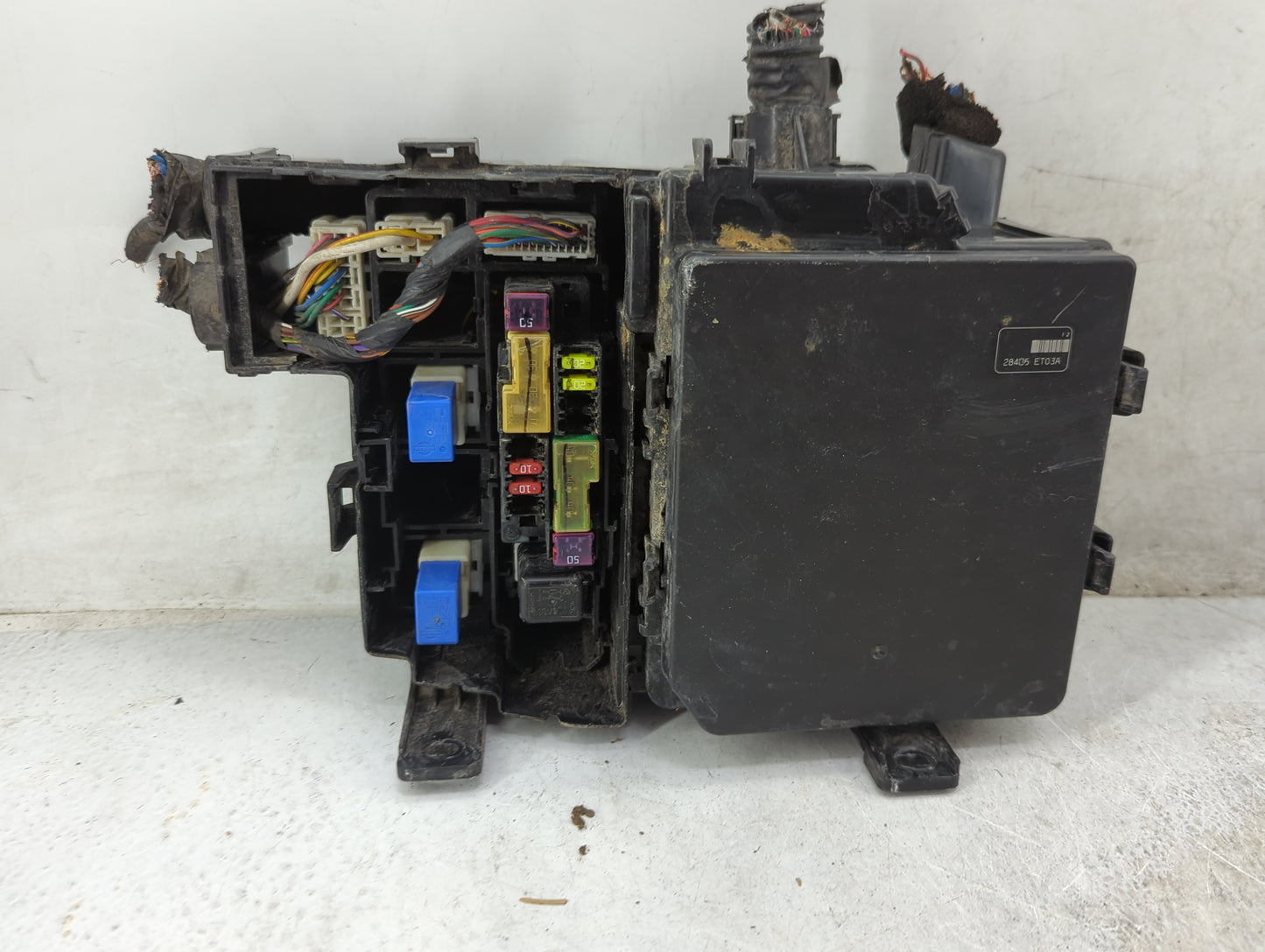 2007-2012 Nissan Sentra Fusebox Fuse Box Panel Relay Module P/N:28405 ET03A Fits Fits 2007 2008 2009 2010 2011 2012 OEM Used