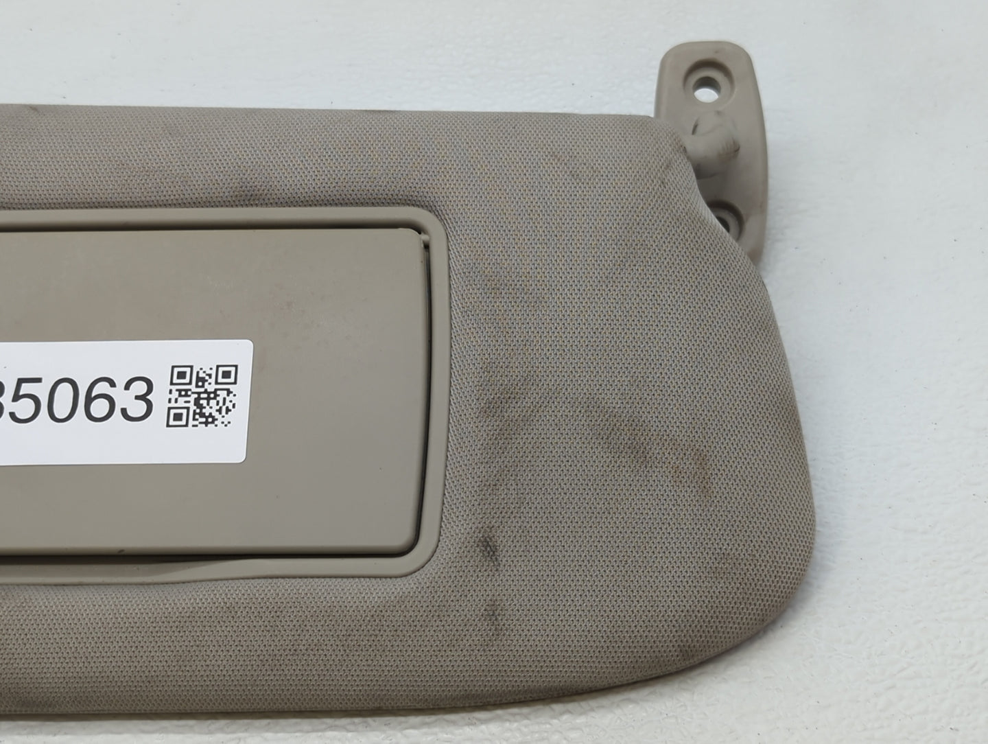 2011-2012 Nissan Sentra Sun Visor Shade Replacement Passenger Right Mirror Fits Fits 2011 2012 OEM Used Auto Parts - Oemused