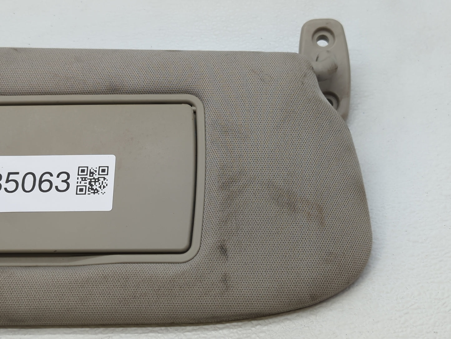 2011-2012 Nissan Sentra Sun Visor Shade Replacement Passenger Right Mirror Fits Fits 2011 2012 OEM Used Auto Parts - Oemused