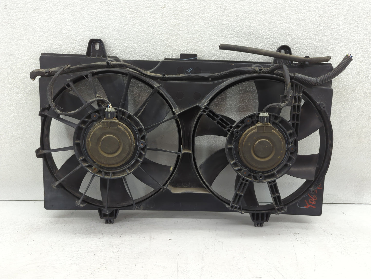 2007-2012 Nissan Sentra Left Radiator Fan Motor Assembly Black - Oemusedautoparts1.com