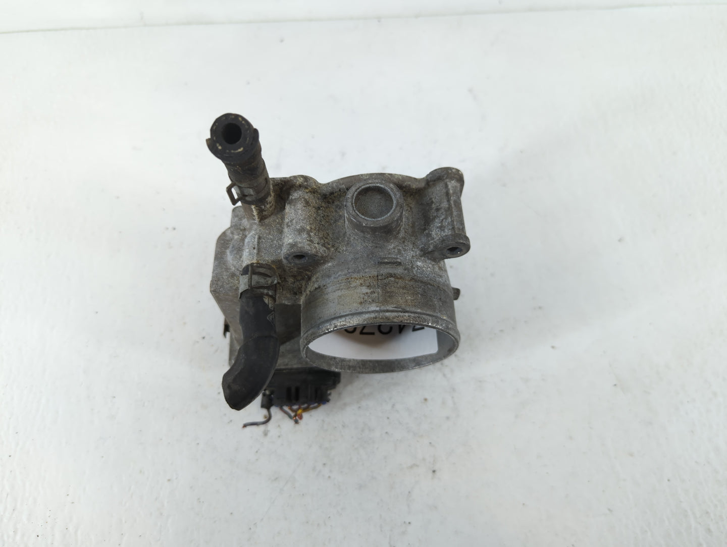 2007-2012 Nissan Sentra Throttle Body P/N:ET-A60-02 GB8E9F991BB Fits Fits 2007 2008 2009 2010 2011 2012 2013 OEM Used Auto P