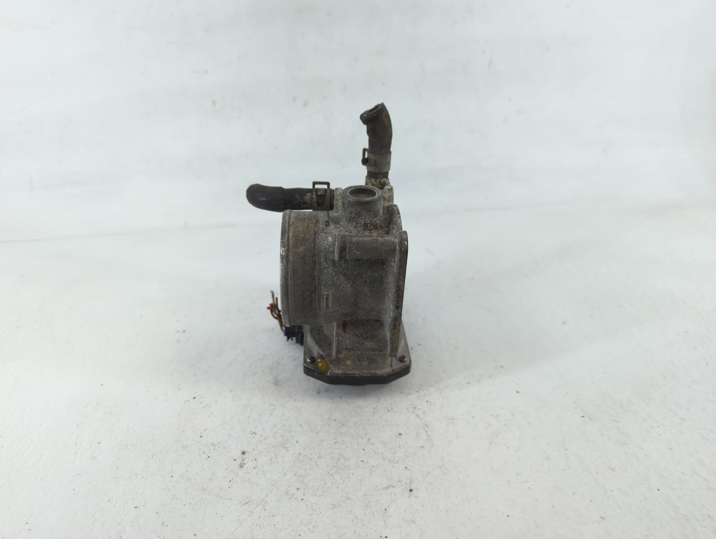 2007-2012 Nissan Sentra Throttle Body P/N:ET-A60-02 GB8E9F991BB Fits Fits 2007 2008 2009 2010 2011 2012 2013 OEM Used Auto P