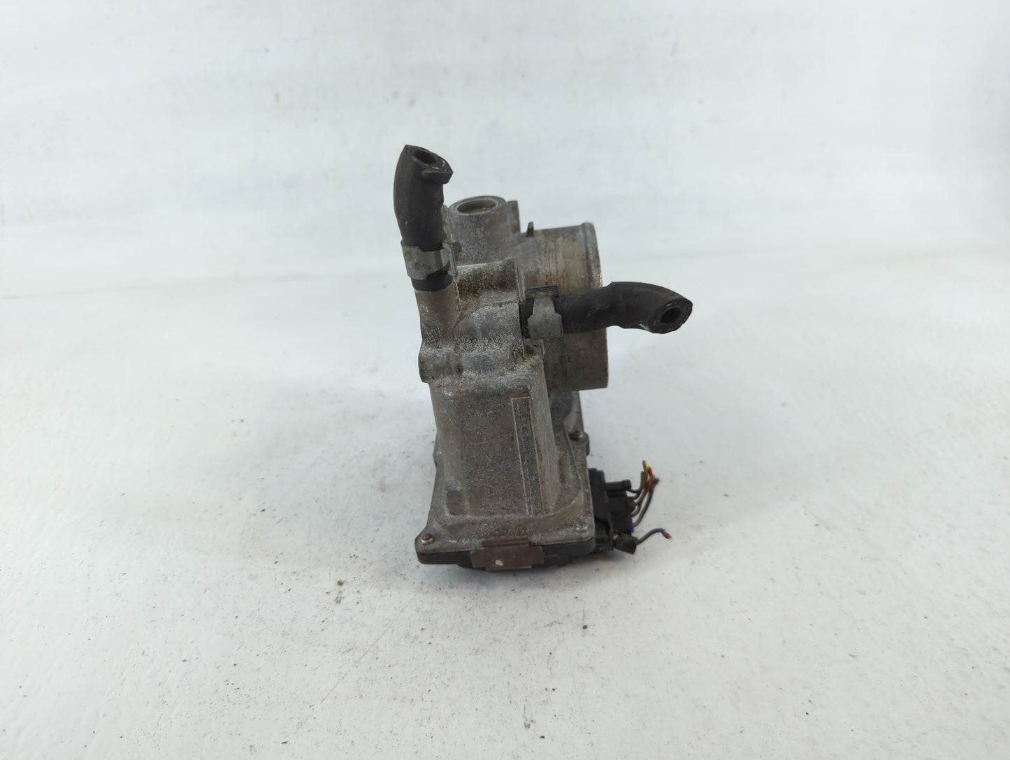 2007-2012 Nissan Sentra Throttle Body P/N:ET-A60-02 GB8E9F991BB Fits Fits 2007 2008 2009 2010 2011 2012 2013 OEM Used Auto P