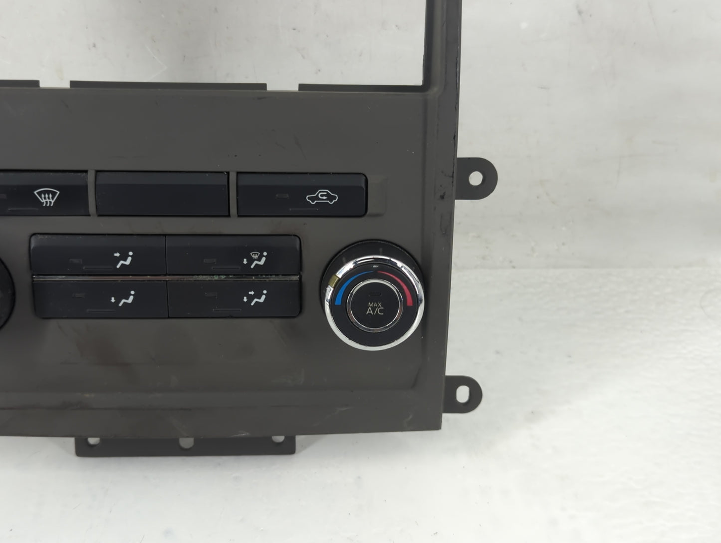 2012 Nissan Titan Climate Control Module Temperature AC/Heater Replacement P/N:27510-ZL40B Fits OEM Used Auto Parts - Oemuse