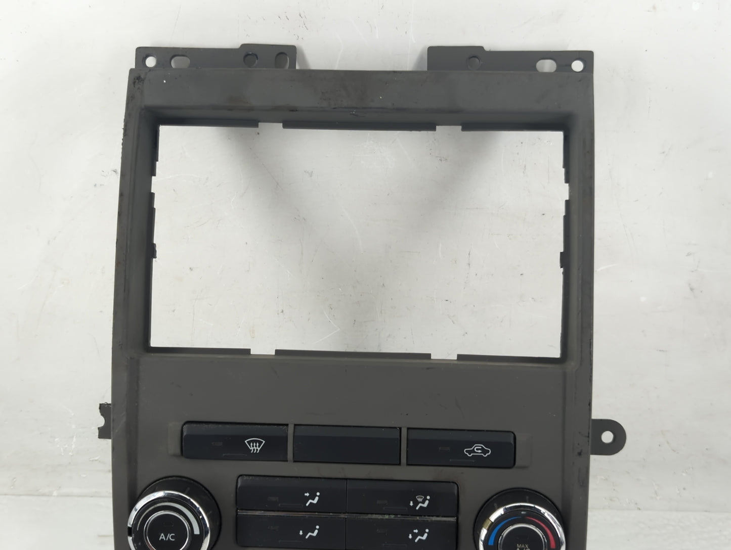 2012 Nissan Titan Climate Control Module Temperature AC/Heater Replacement P/N:27510-ZL40B Fits OEM Used Auto Parts - Oemuse