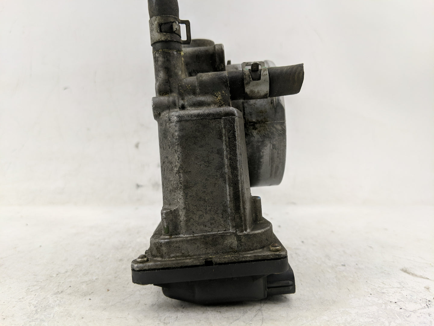 2004-2012 Nissan Titan Throttle Body P/N:16119 7S000 Fits Fits 2004 2005 2006 2007 2008 2009 2010 2011 2012 2013 2014 OEM Us