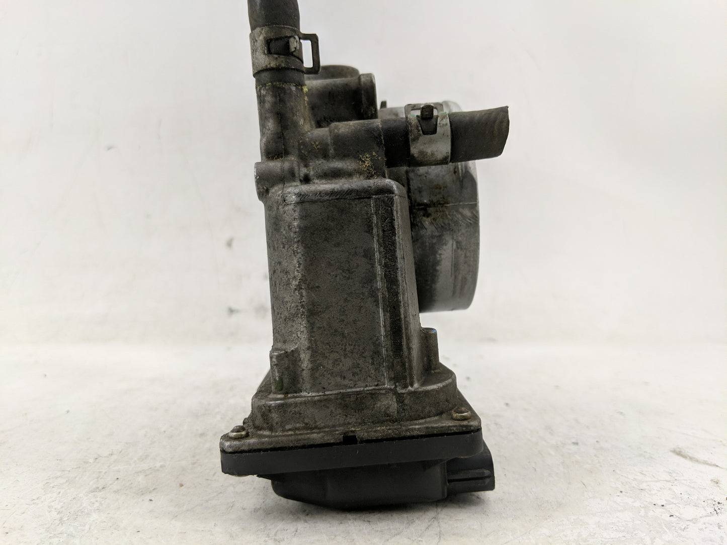 2004-2012 Nissan Titan Throttle Body P/N:16119 7S000 Fits Fits 2004 2005 2006 2007 2008 2009 2010 2011 2012 2013 2014 OEM Us