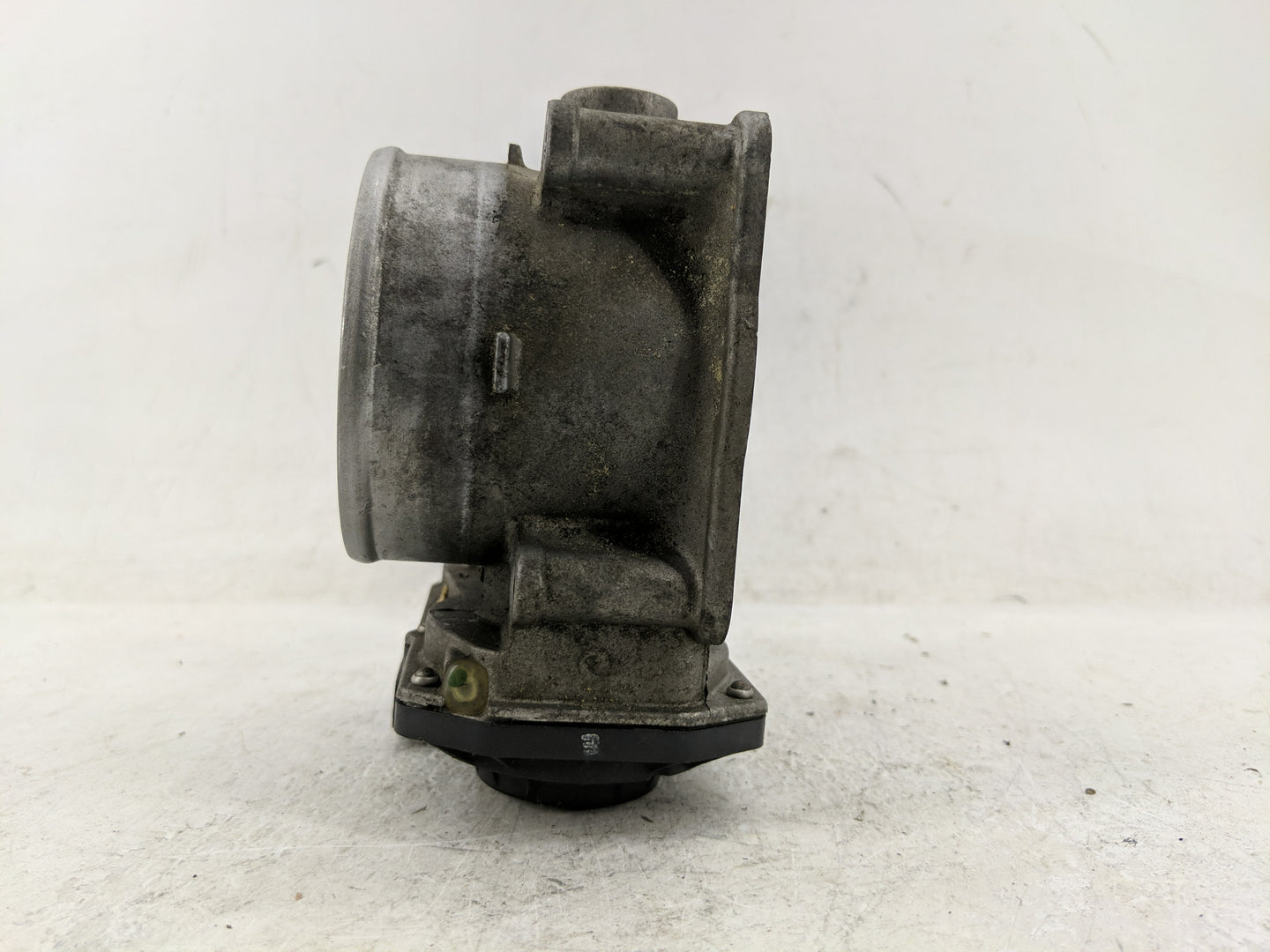 2004-2012 Nissan Titan Throttle Body P/N:16119 7S000 Fits Fits 2004 2005 2006 2007 2008 2009 2010 2011 2012 2013 2014 OEM Us