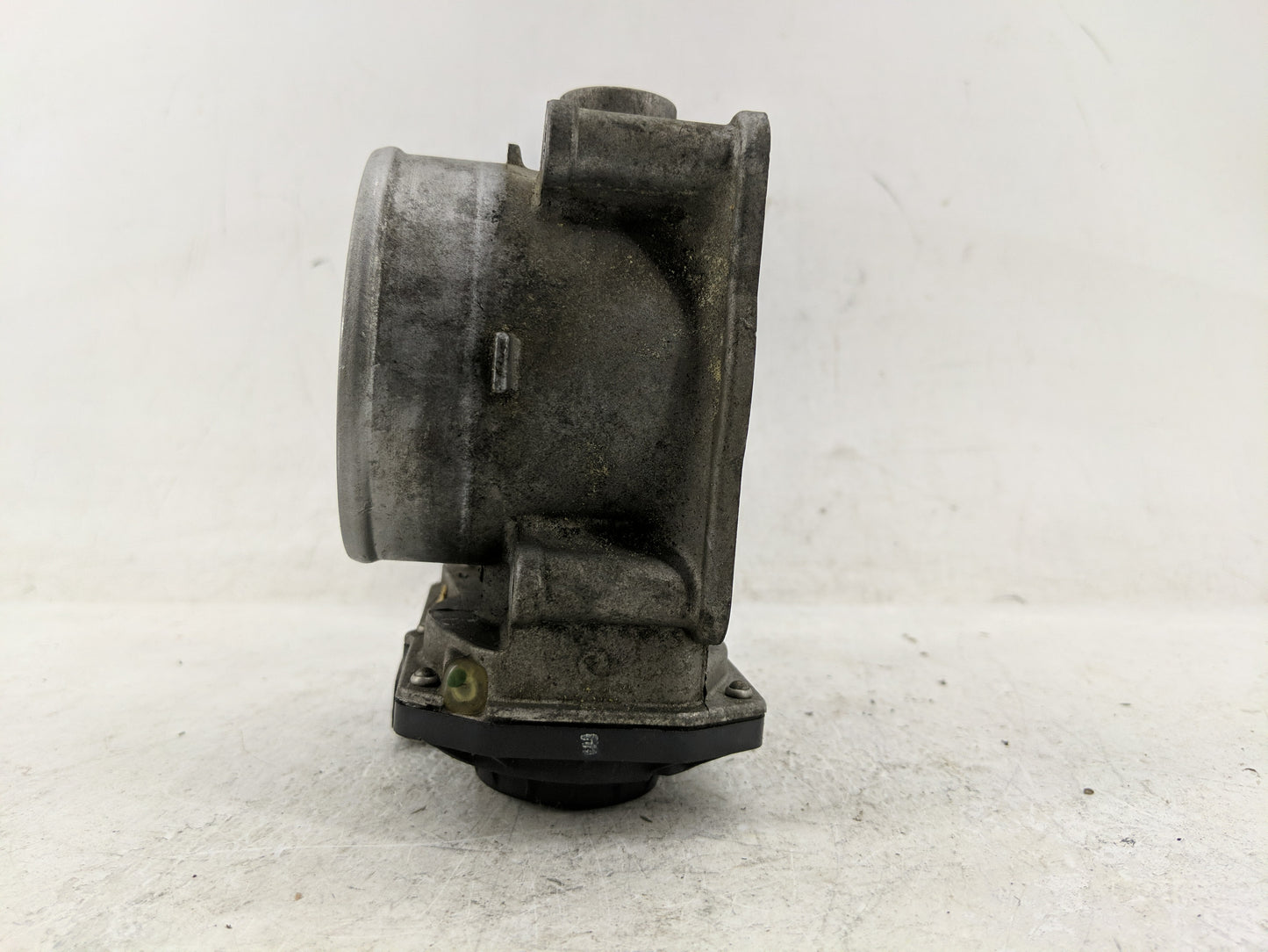 2004-2012 Nissan Titan Throttle Body P/N:16119 7S000 Fits Fits 2004 2005 2006 2007 2008 2009 2010 2011 2012 2013 2014 OEM Us