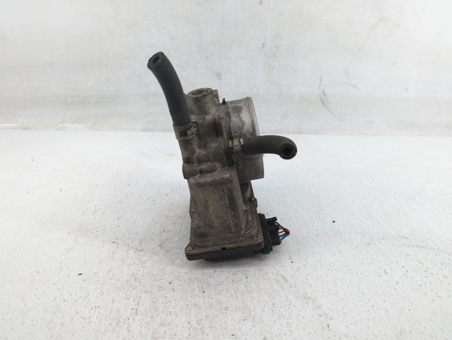 2004-2012 Nissan Titan Throttle Body P/N:16119 7S000 Fits Fits 2004 2005 2006 2007 2008 2009 2010 2011 2012 2013 2014 OEM Us