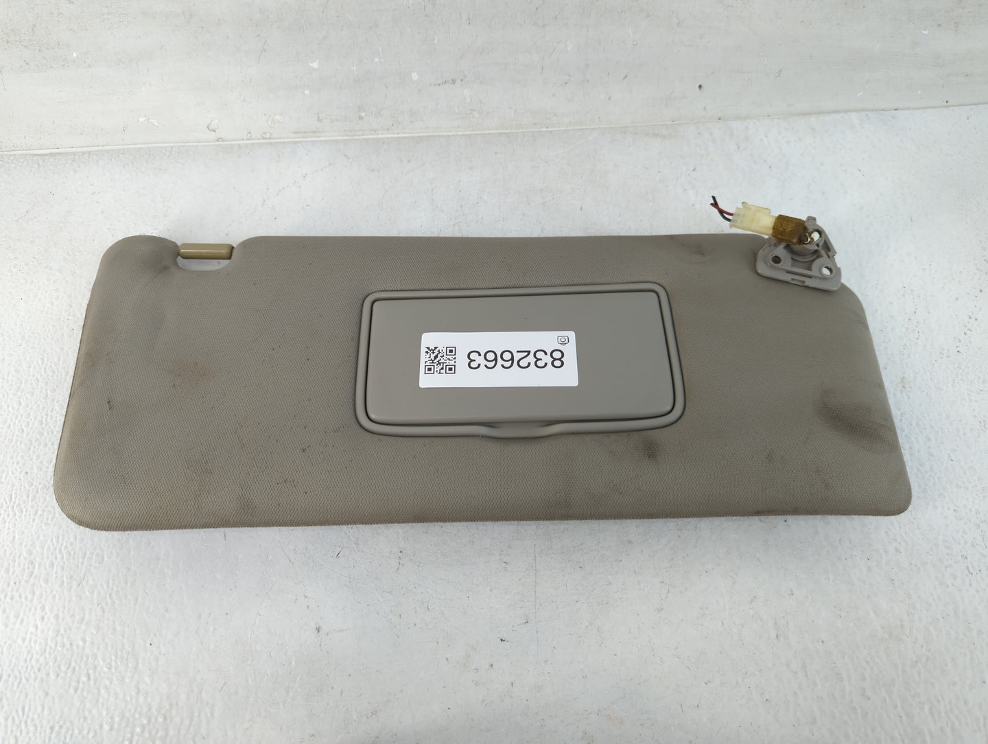 2012 Nissan Titan Sun Visor Shade Replacement Passenger Right Mirror Fits OEM Used Auto Parts - Oemusedautoparts1.com
