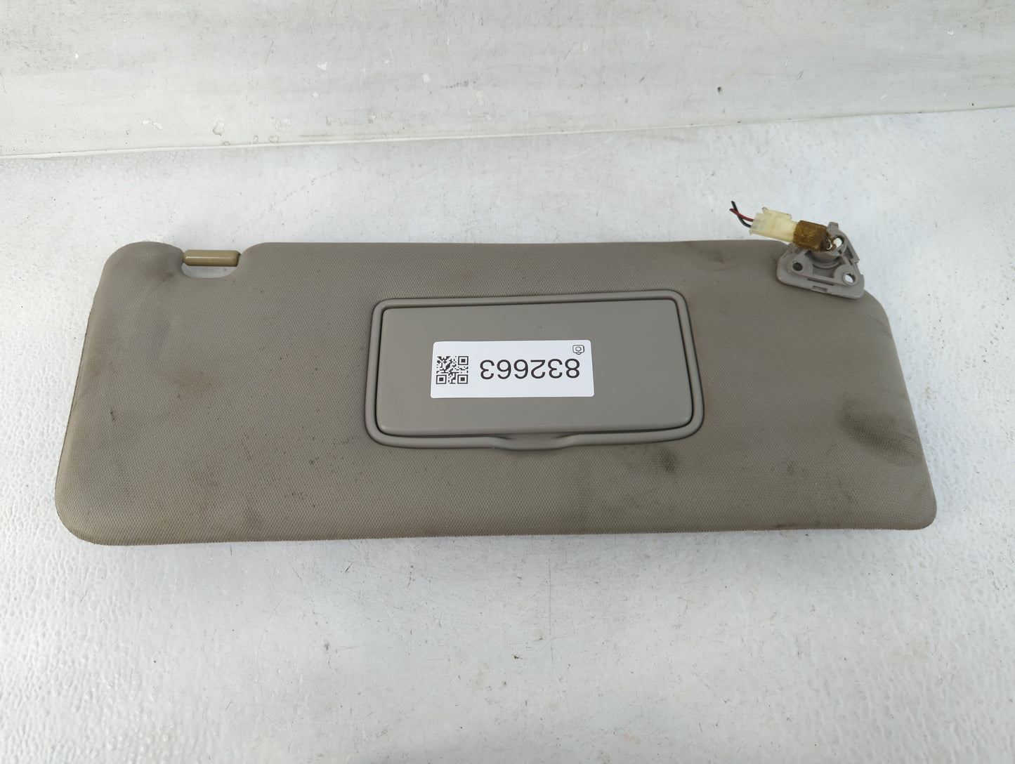 2012 Nissan Titan Sun Visor Shade Replacement Passenger Right Mirror Fits OEM Used Auto Parts - Oemusedautoparts1.com