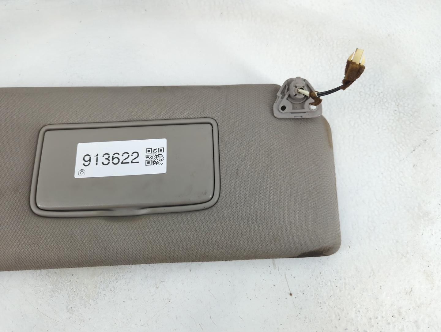 2012 Nissan Titan Sun Visor Shade Replacement Passenger Right Mirror Fits OEM Used Auto Parts - Oemusedautoparts1.com
