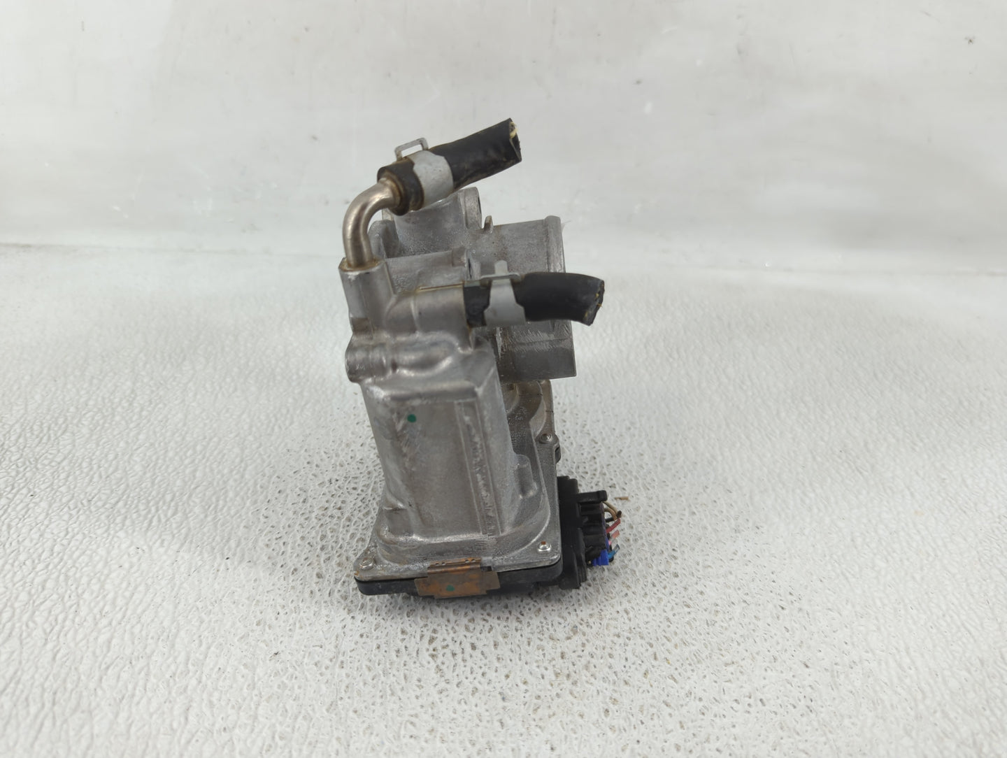 2012-2019 Nissan Versa Throttle Body P/N:3AA50-02 E Fits Fits 2012 2013 2014 2015 2016 2017 2018 2019 OEM Used Auto Parts - 