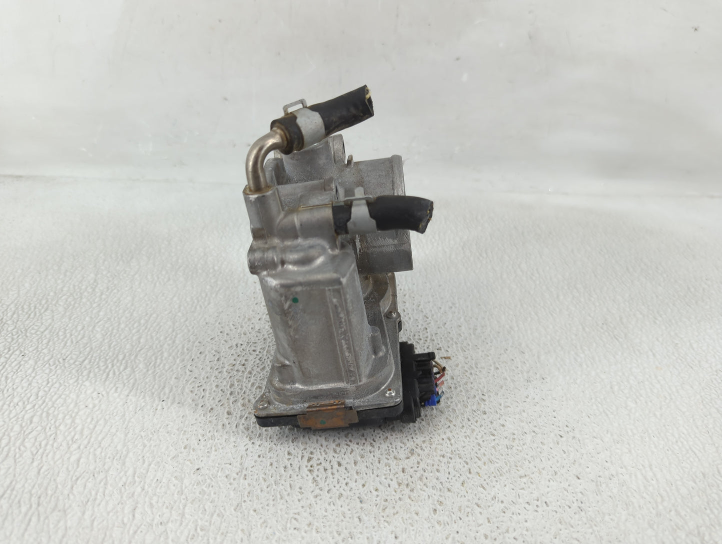 2012-2019 Nissan Versa Throttle Body P/N:3AA50-02 E Fits Fits 2012 2013 2014 2015 2016 2017 2018 2019 OEM Used Auto Parts - 