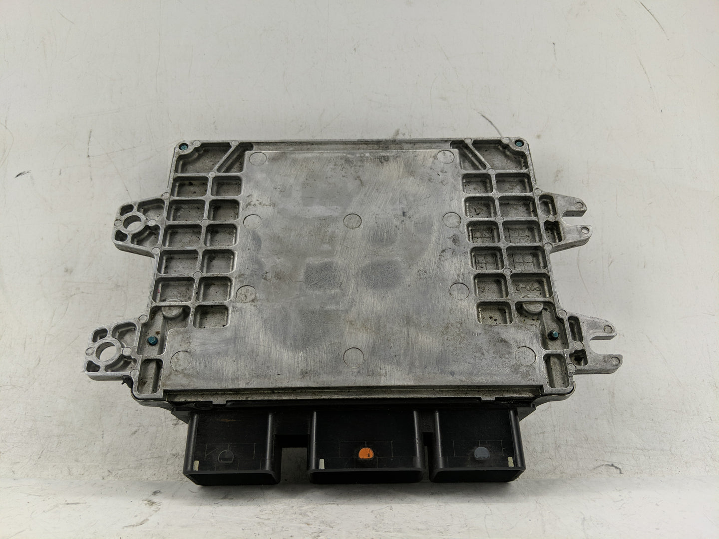 2012 Nissan Versa PCM Engine Control Computer ECU ECM PCU OEM P/N:MEC910-040 Fits OEM Used Auto Parts - Oemusedautoparts1.co