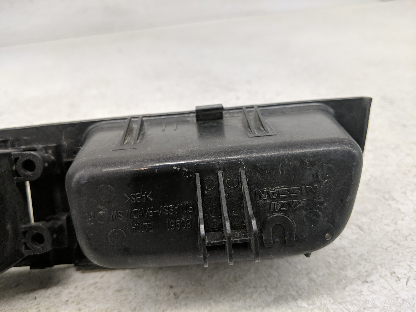 2010-2012 Nissan Versa Master Power Window Switch Replacement Driver Side Left Fits Fits 2010 2011 2012 OEM Used Auto Parts 
