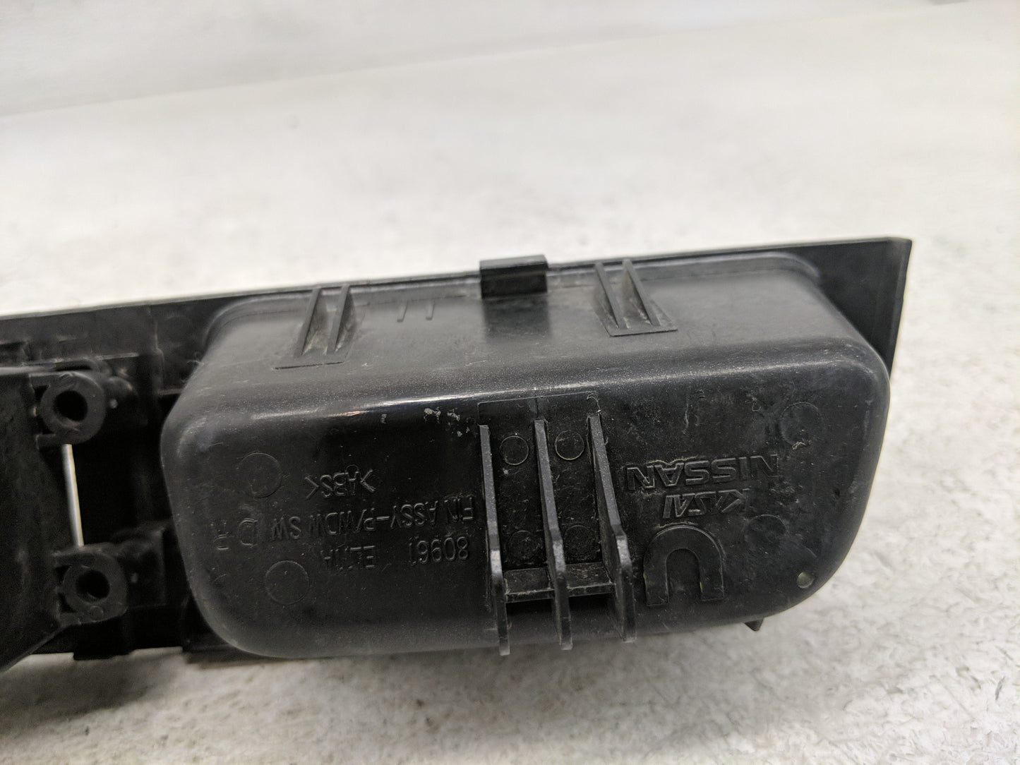 2010-2012 Nissan Versa Master Power Window Switch Replacement Driver Side Left Fits Fits 2010 2011 2012 OEM Used Auto Parts 