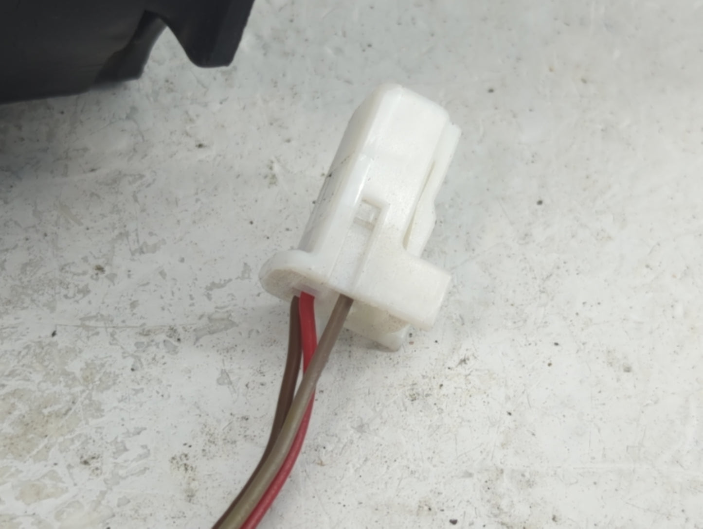 2012-2014 Nissan Versa Passenger Side View Mirror - Right Door Mirror OEM Used - Oemusedautoparts1.com