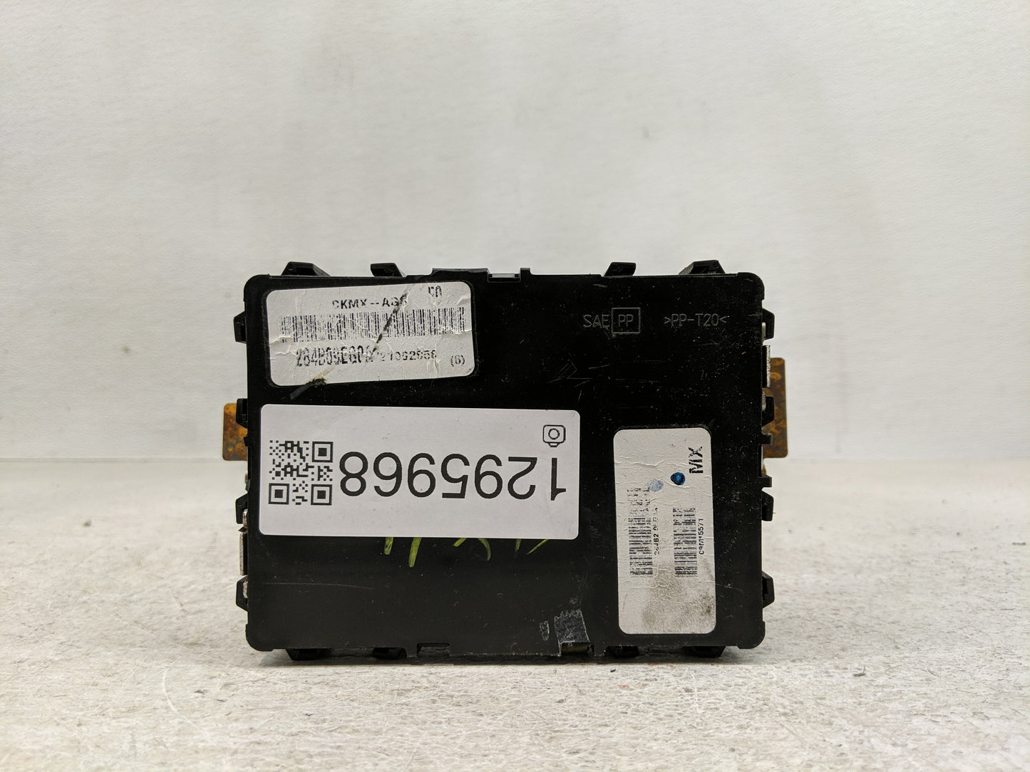 2010-2012 Nissan Versa Chassis Control Module Ccm Bcm Body Control - Oemusedautoparts1.com