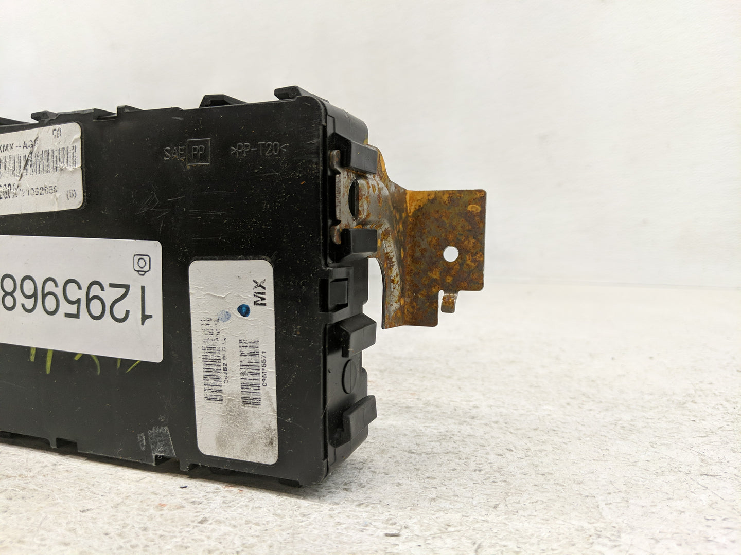 2010-2012 Nissan Versa Chassis Control Module Ccm Bcm Body Control - Oemusedautoparts1.com