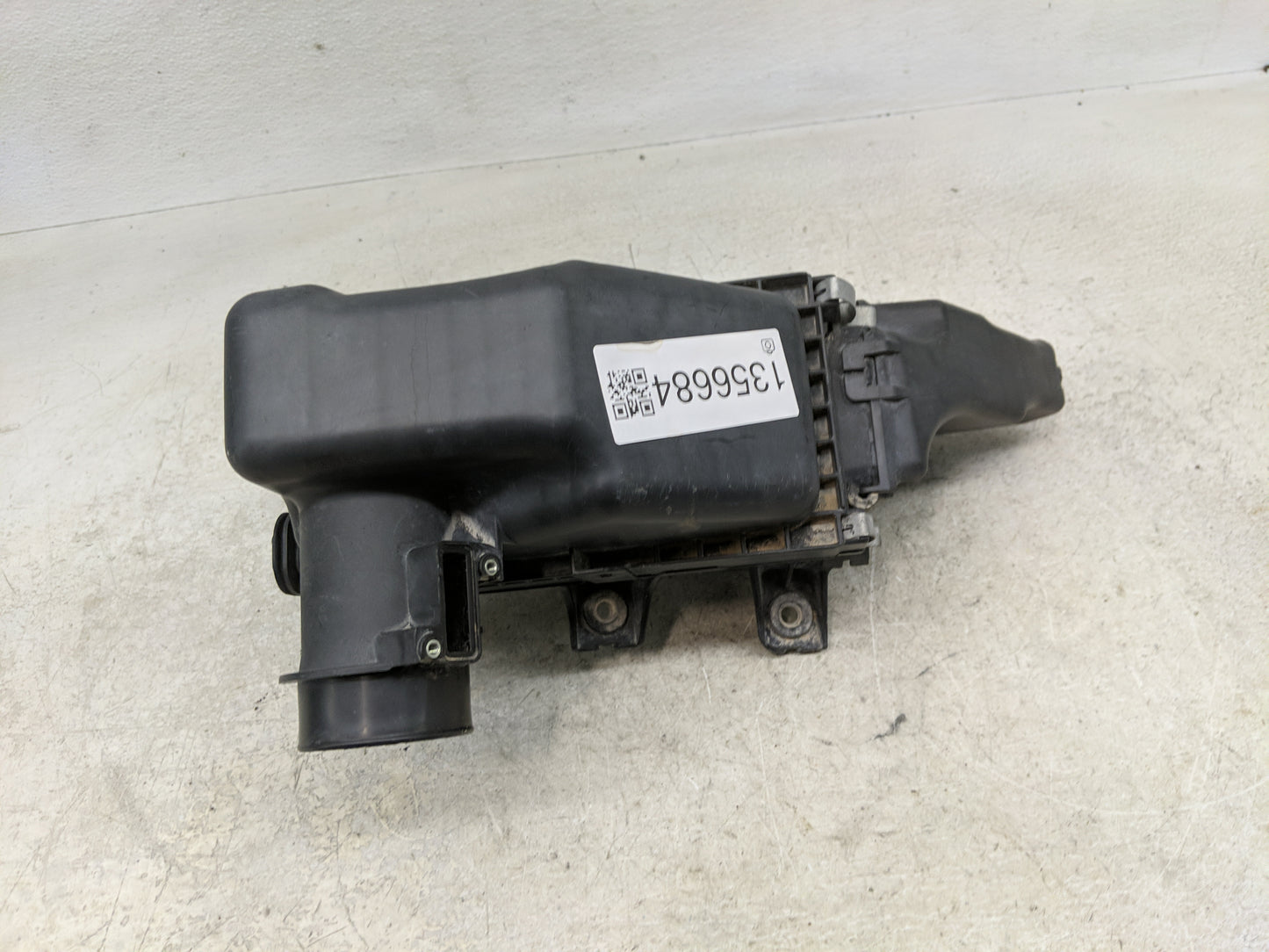 2012 Nissan Versa Air Cleaner Intake-duct Hose Tube - Oemusedautoparts1.com