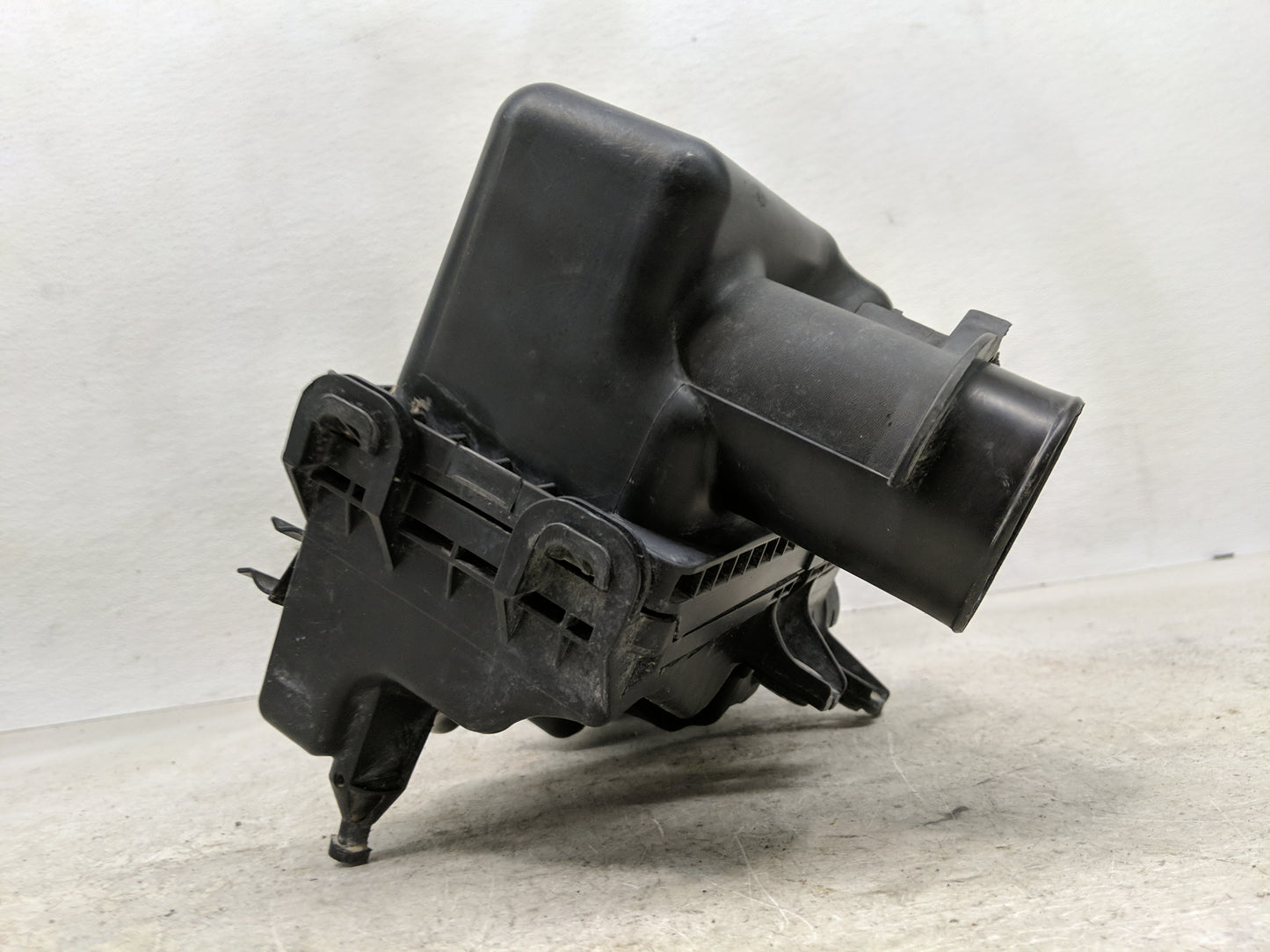 2012 Nissan Versa Air Cleaner Intake-duct Hose Tube - Oemusedautoparts1.com