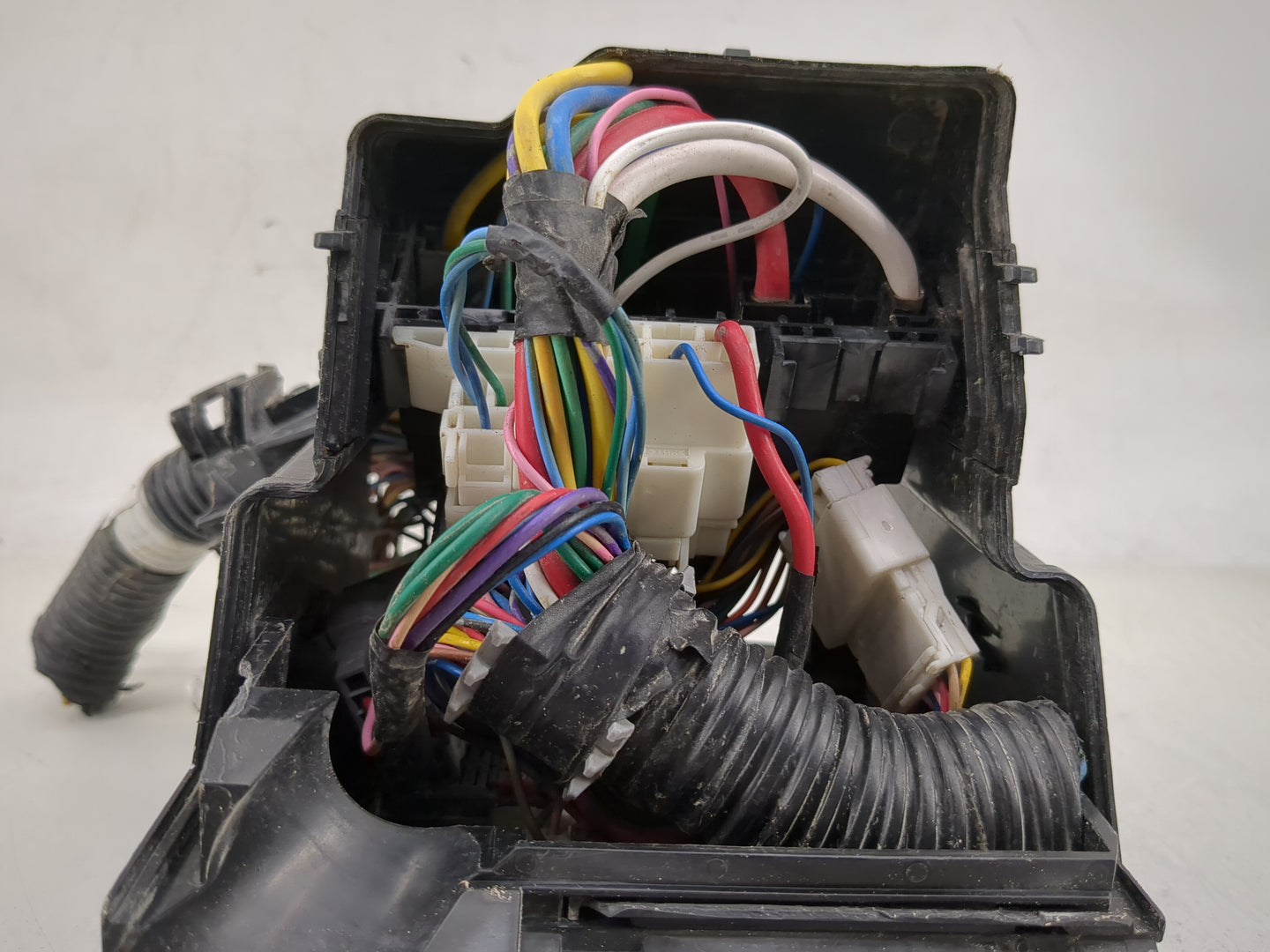 2012 Nissan Versa Fusebox Fuse Box Panel Relay Module Fits OEM Used Auto Parts - Oemusedautoparts1.com