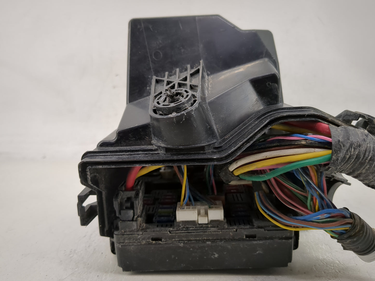 2012 Nissan Versa Fusebox Fuse Box Panel Relay Module Fits OEM Used Auto Parts - Oemusedautoparts1.com