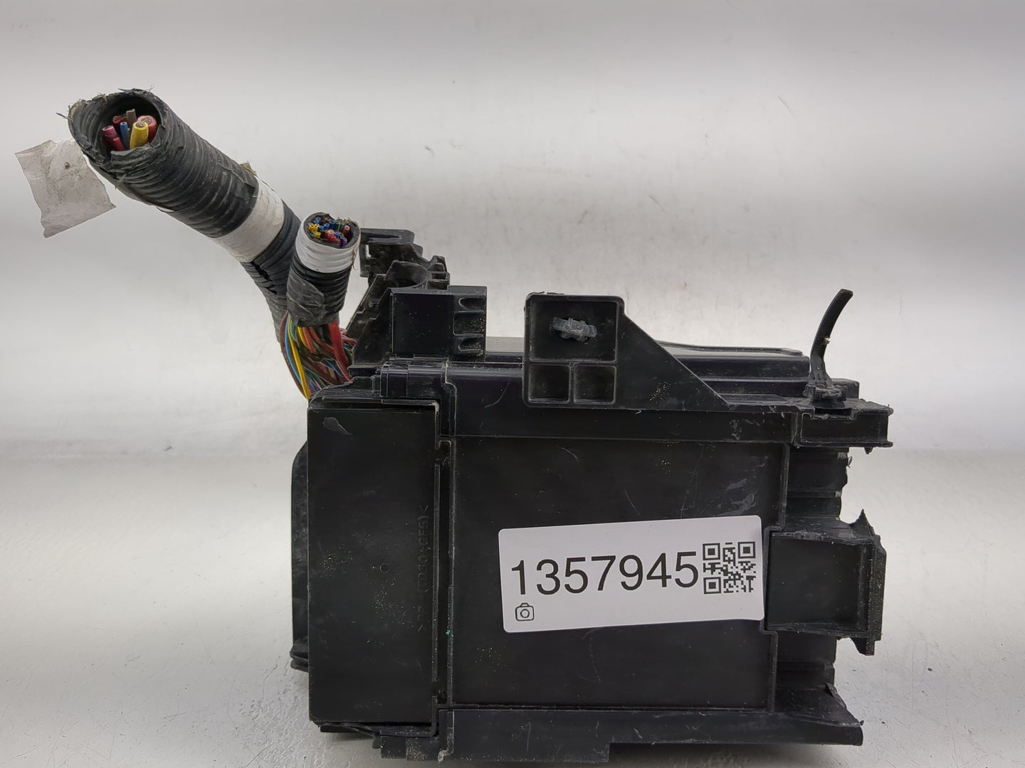 2012 Nissan Versa Fusebox Fuse Box Panel Relay Module Fits OEM Used Auto Parts - Oemusedautoparts1.com