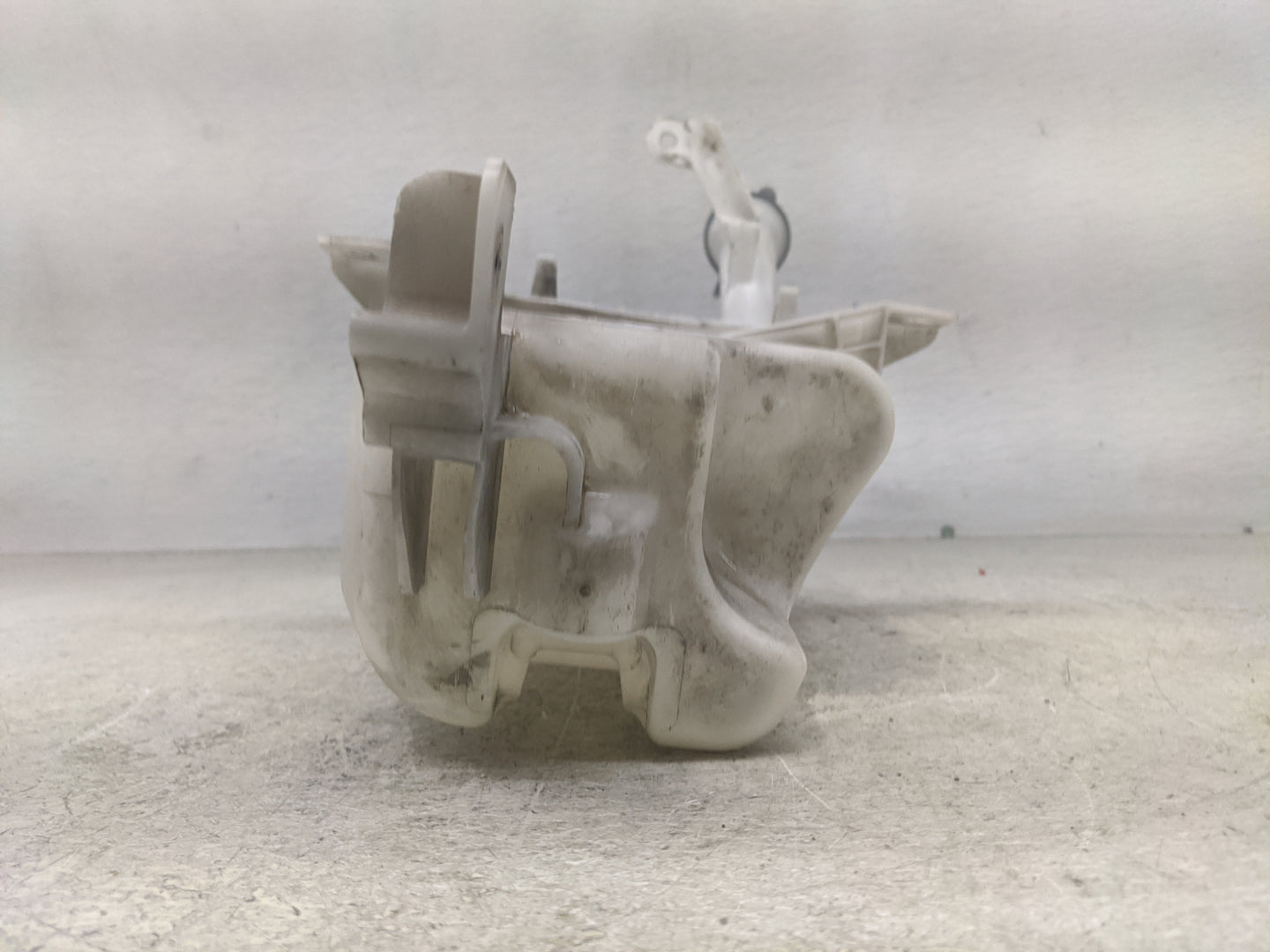 2007-2012 Nissan Versa Windshield Washer Fluid Reservoir Bottle Oem - Oemusedautoparts1.com