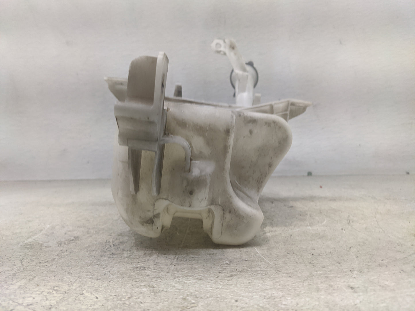 2007-2012 Nissan Versa Windshield Washer Fluid Reservoir Bottle Oem - Oemusedautoparts1.com