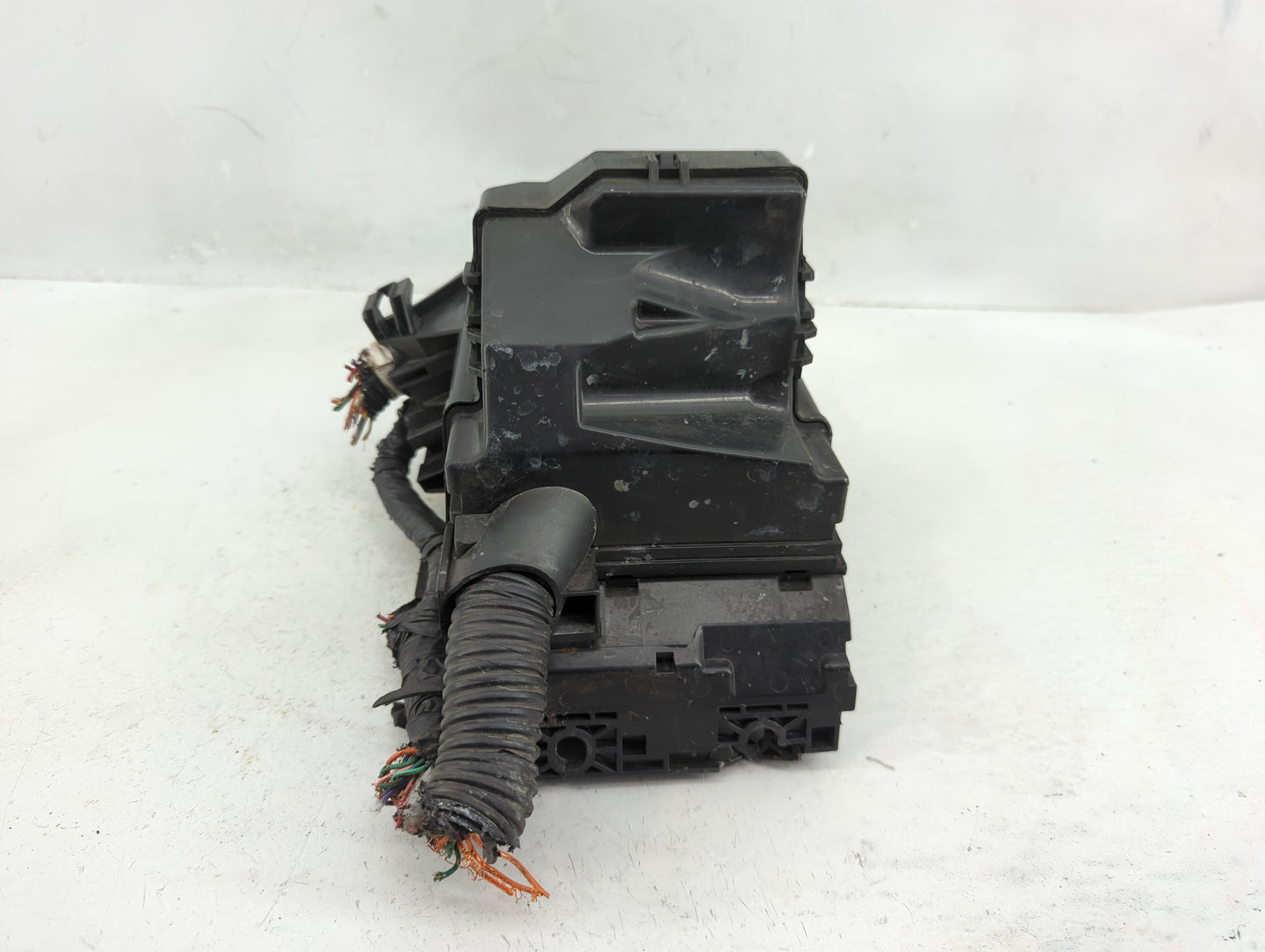 2012 Nissan Versa Fusebox Fuse Box Panel Relay Module Fits OEM Used Auto Parts - Oemusedautoparts1.com