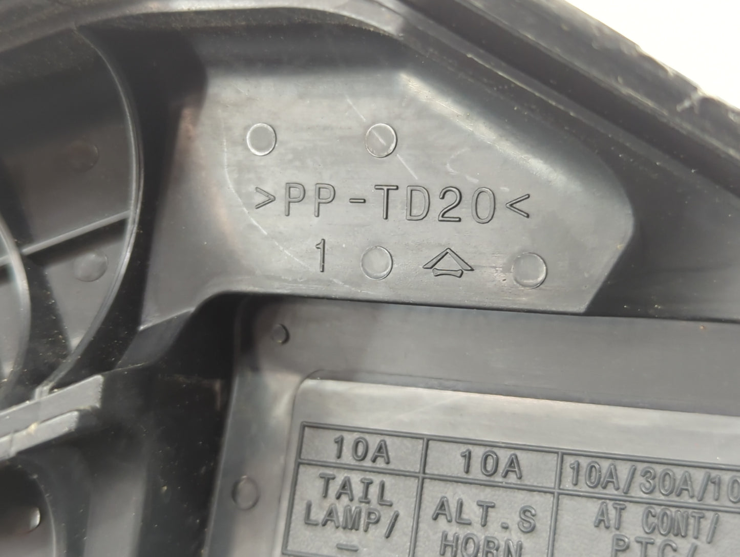 2012 Nissan Versa Fusebox Fuse Box Panel Relay Module Fits OEM Used Auto Parts - Oemusedautoparts1.com