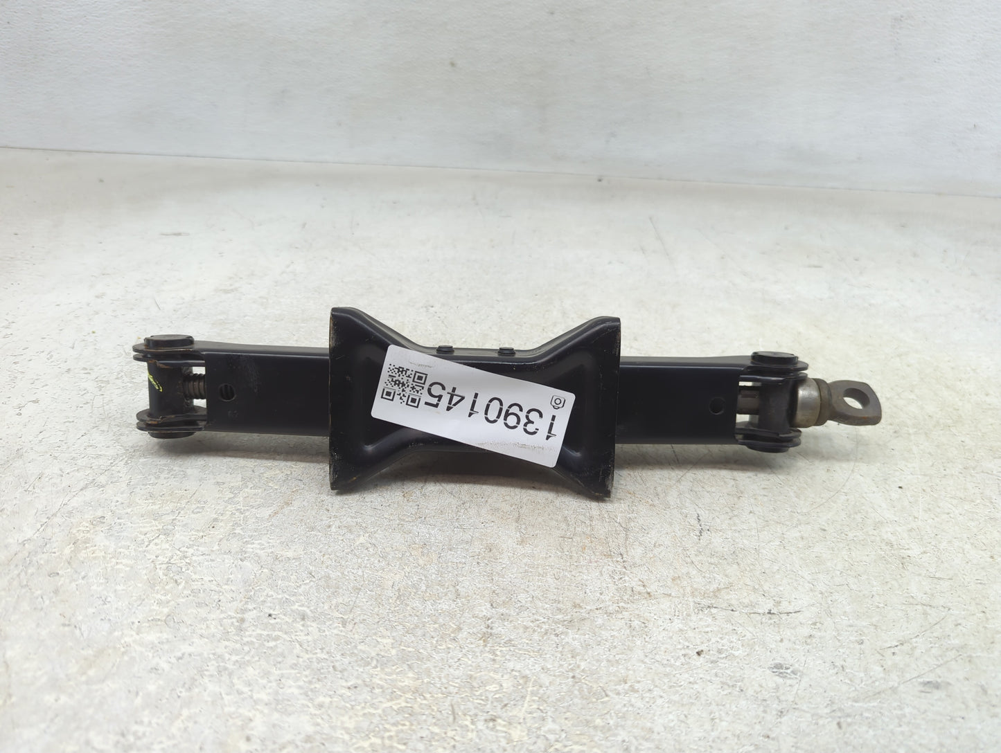 2012 Nissan Versa Spare Scissor Car Jack - Oemusedautoparts1.com