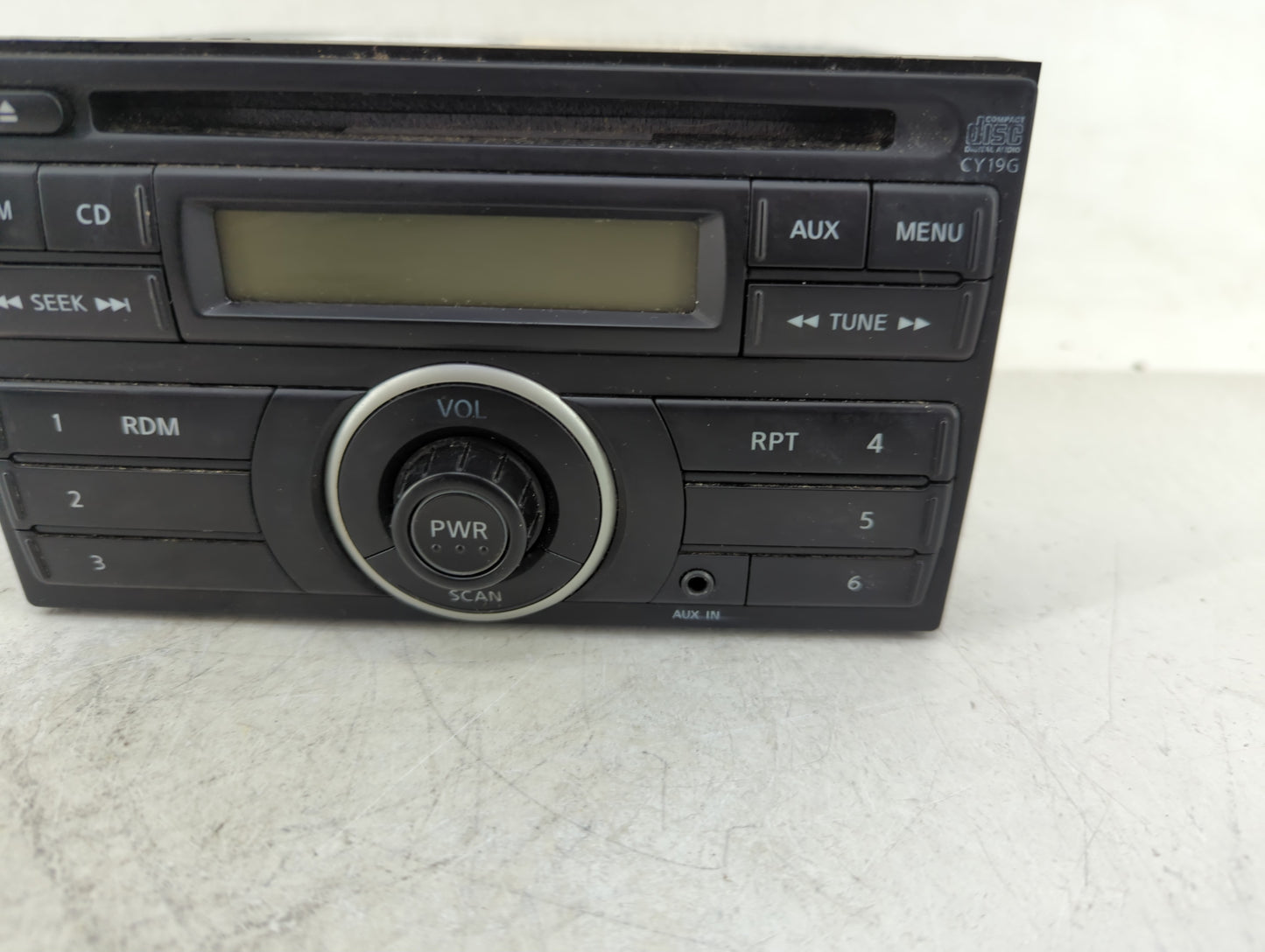 2012-2013 Nissan Versa Radio AM FM Cd Player Receiver Replacement P/N:281853AN1A Fits Fits 2012 2013 OEM Used Auto Parts - O