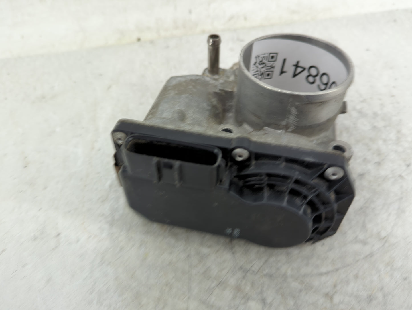 2012-2019 Nissan Versa Throttle Body Fits Fits 2012 2013 2014 2015 2016 2017 2018 2019 OEM Used Auto Parts - Oemusedautopart