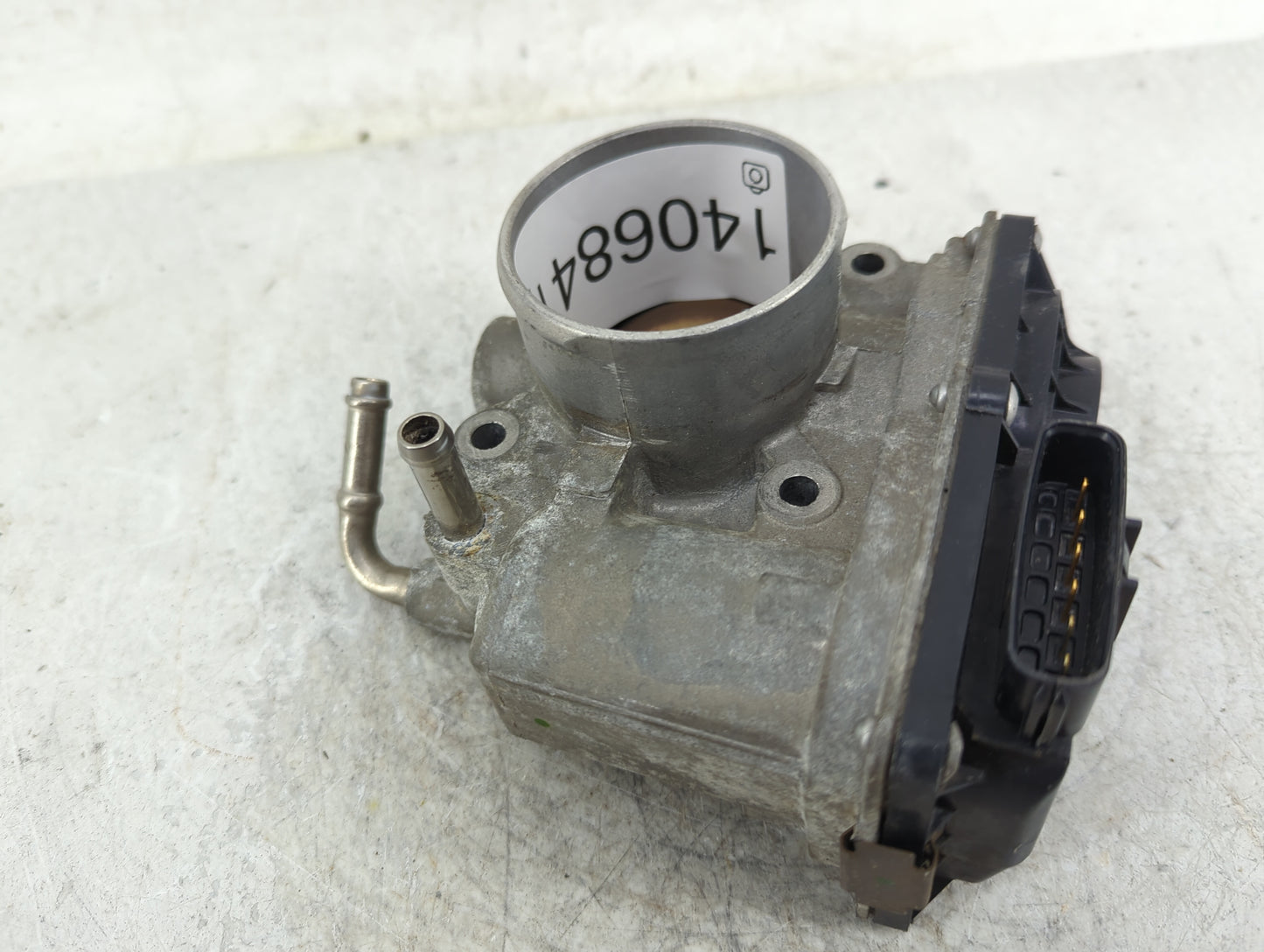 2012-2019 Nissan Versa Throttle Body Fits Fits 2012 2013 2014 2015 2016 2017 2018 2019 OEM Used Auto Parts - Oemusedautopart