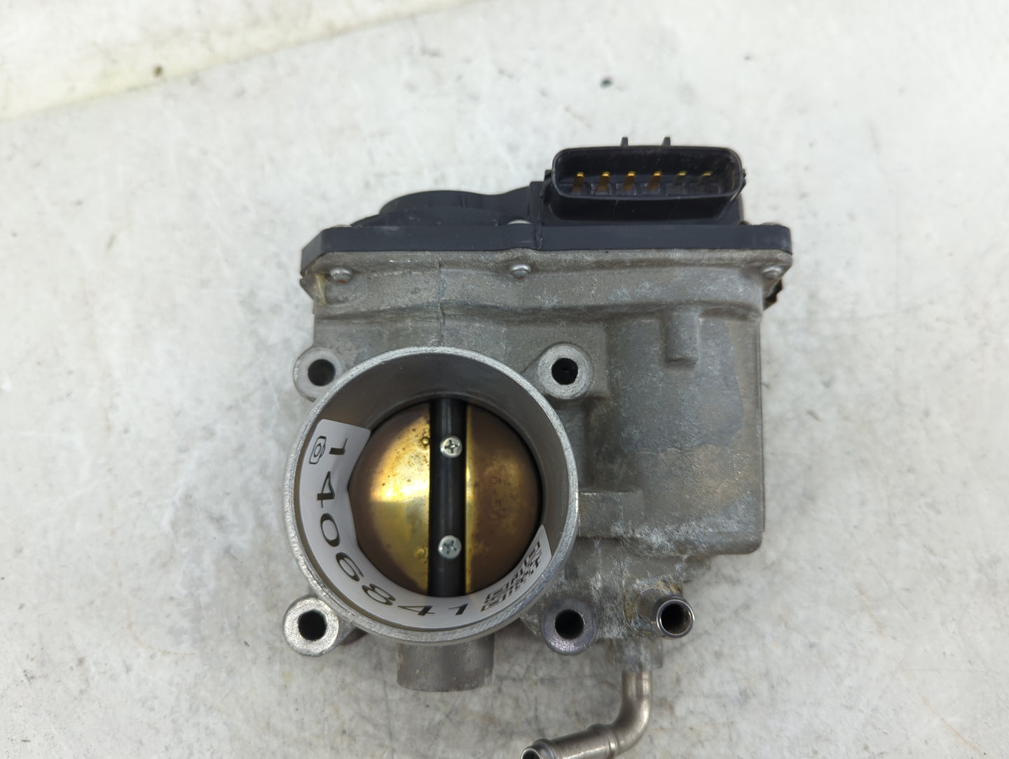 2012-2019 Nissan Versa Throttle Body Fits Fits 2012 2013 2014 2015 2016 2017 2018 2019 OEM Used Auto Parts - Oemusedautopart